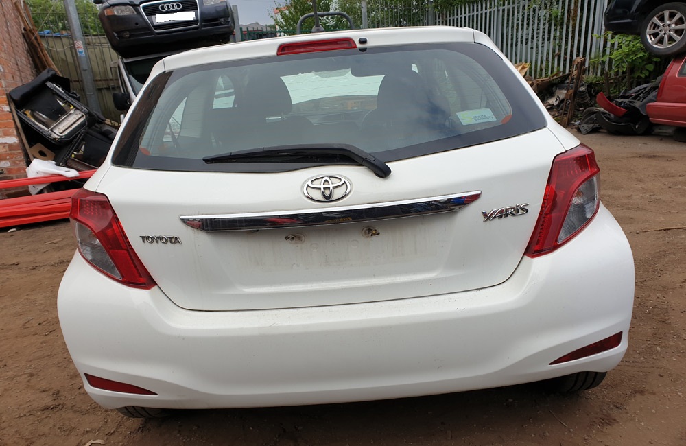 Toyota Yaris VVTI TR Tailgate catch